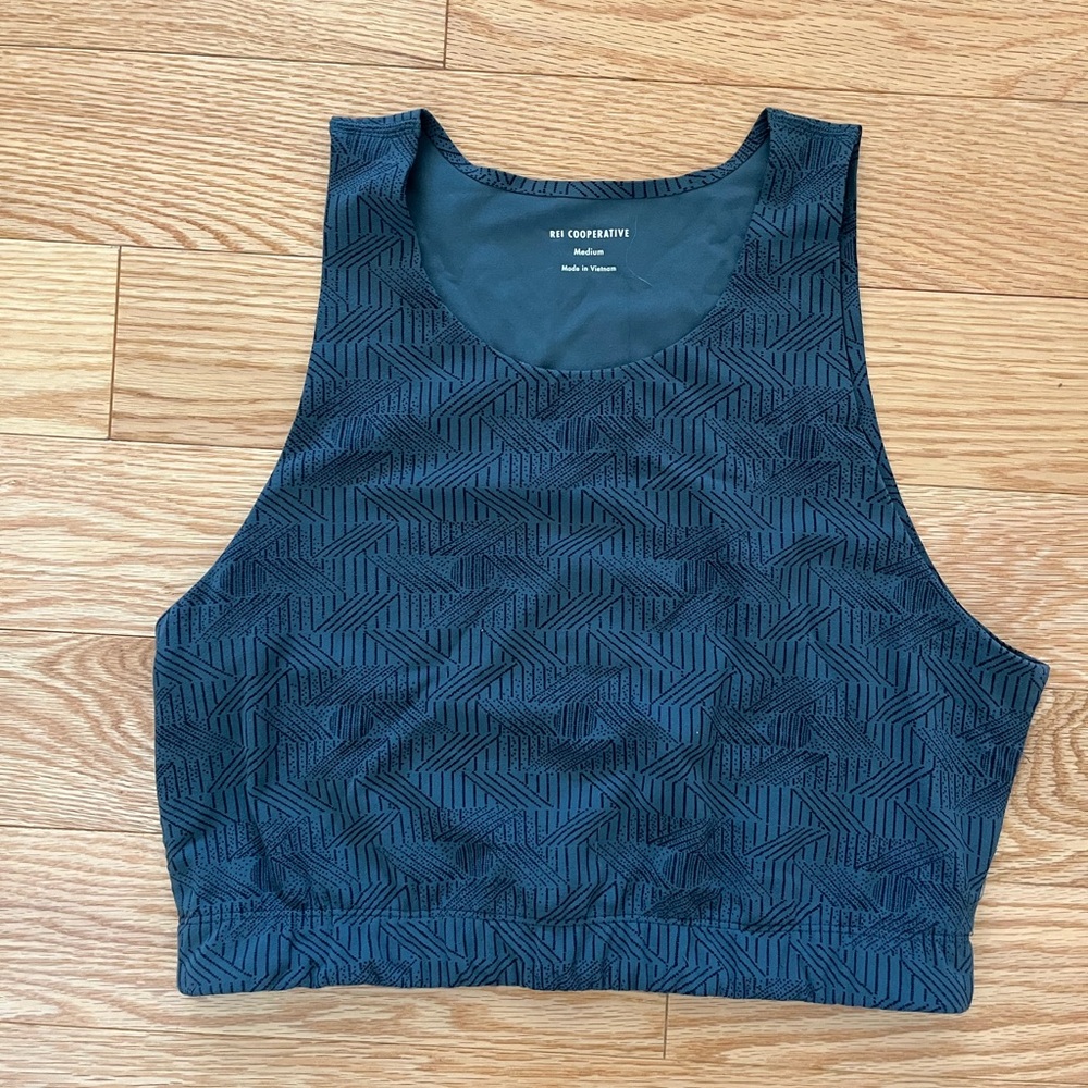REI matching set yoga pants/base layer and crop top